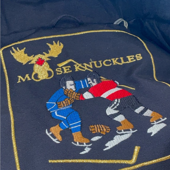 Moose Knuckles
OriGinal NeoShear Stirling Parka - Men's LARGE - Picture 8 of 8